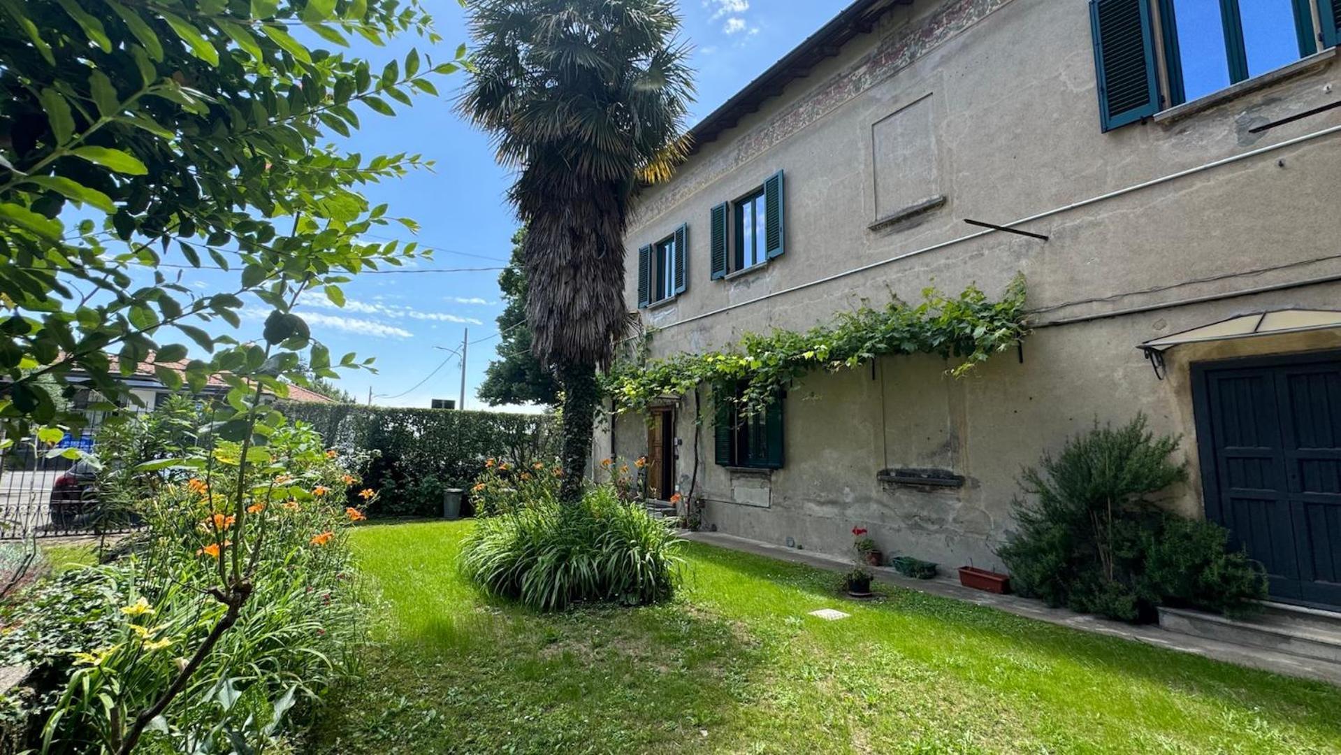 Curt Da Beta - Casa Vacanze Con Giardino In Corte Del XVIII Secolo Malnate Exterior photo